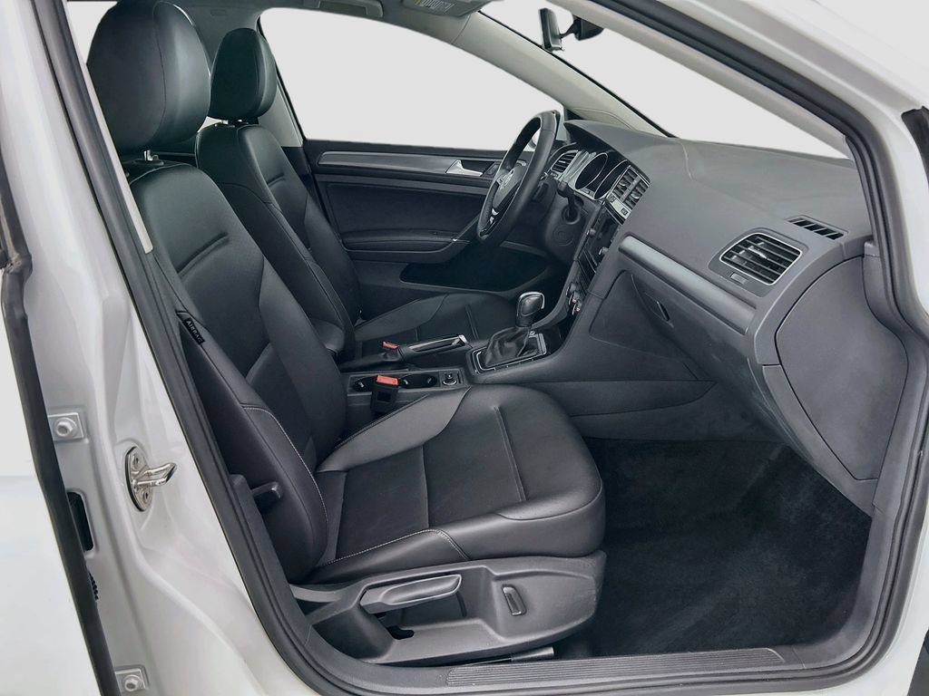 Used 2020 Volkswagen Golf 4-Door FWD image 18