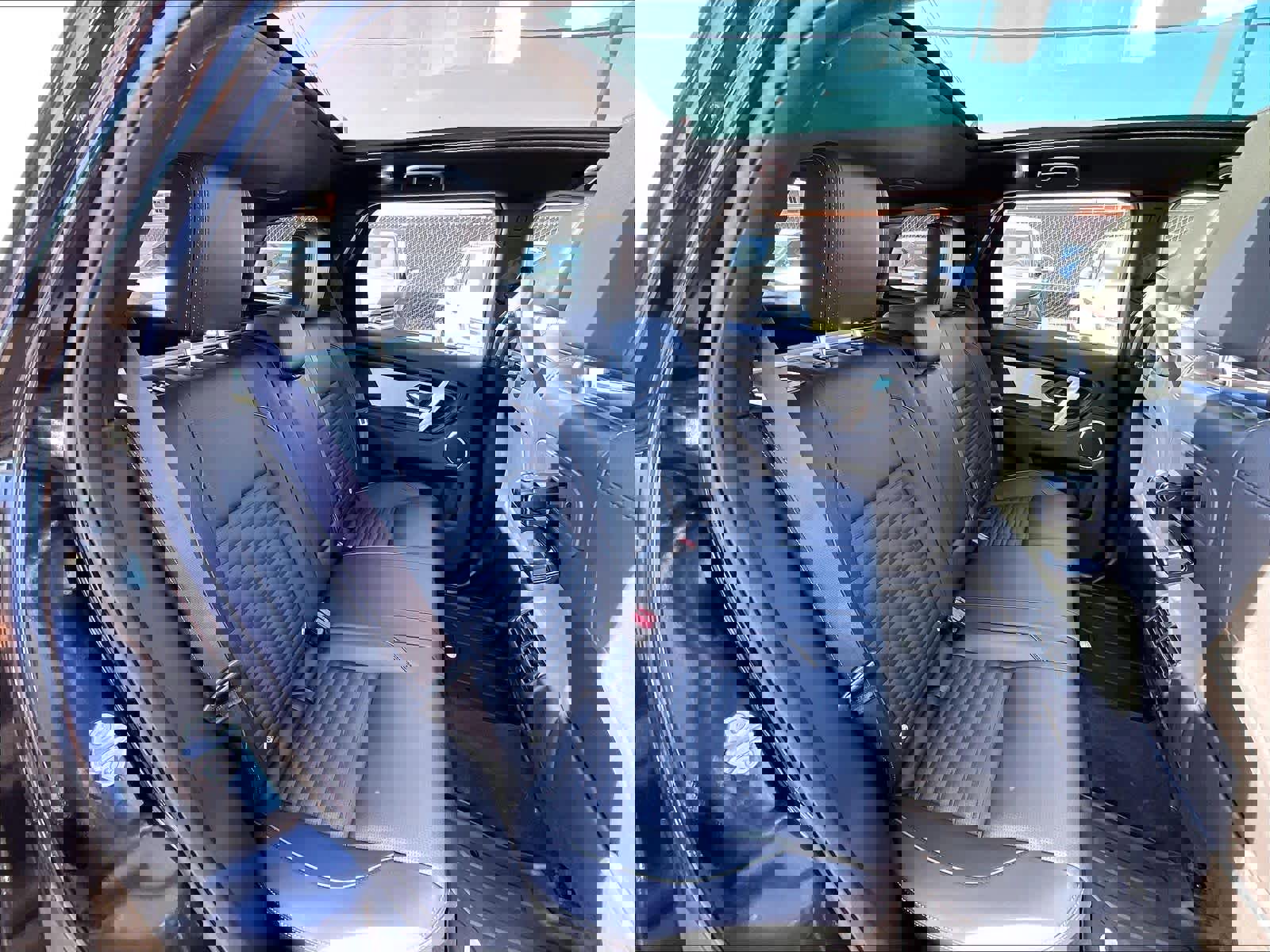 Used 2025 Land Rover Discovery Sport Dynamic SE image 29