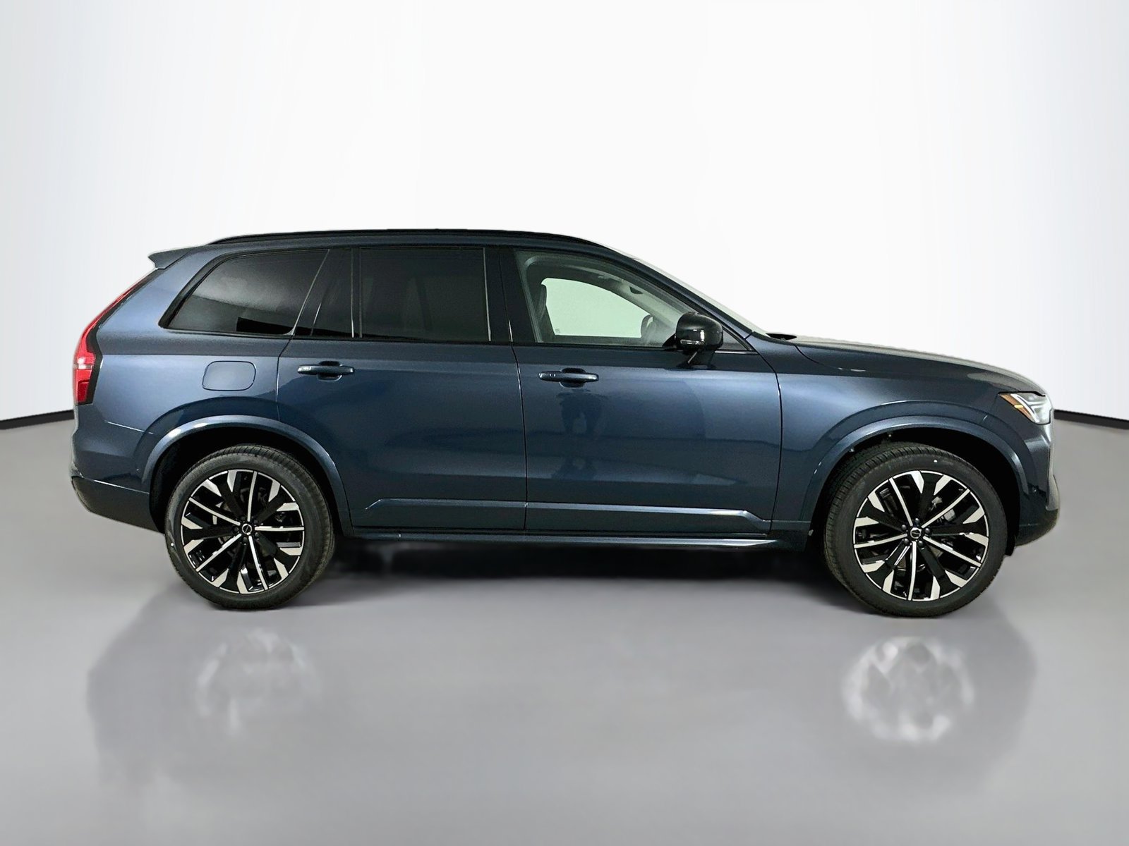 New 2027 Volvo XC90 B6 Ultra AWD/4WD image 4