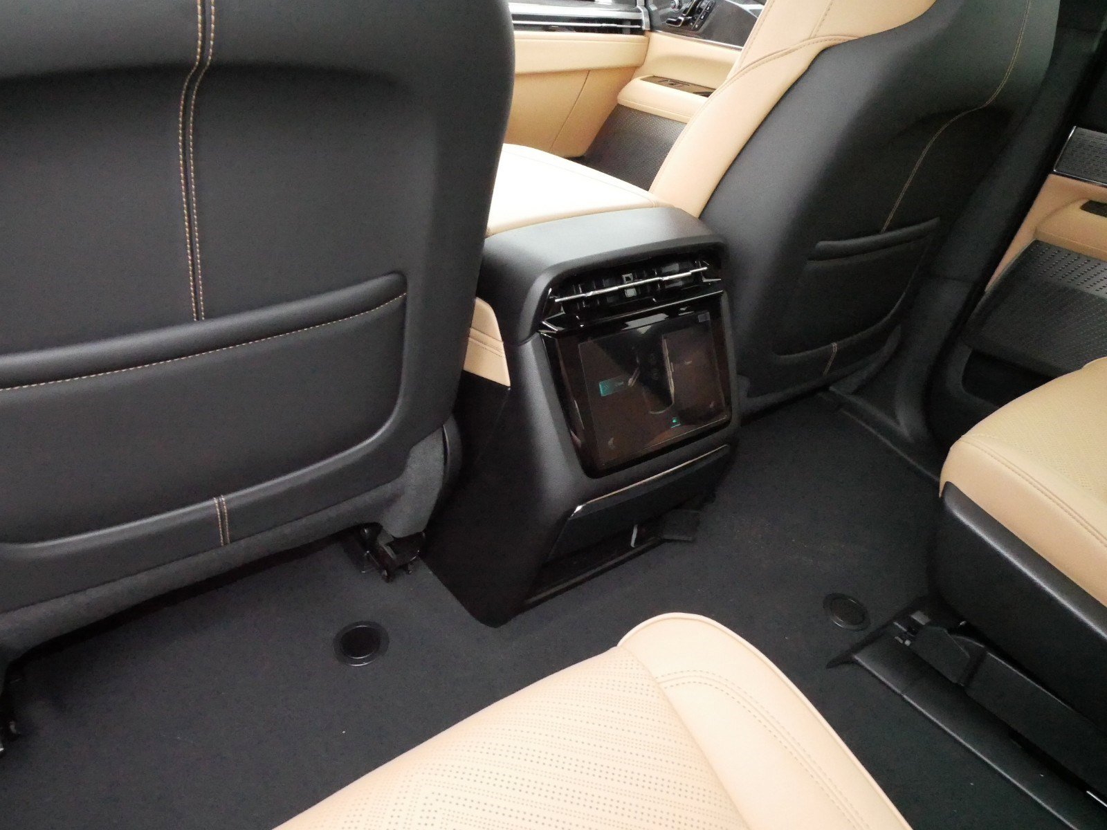 New 2025 Cadillac Escalade IQ Sport 2 w/ LPO, ONYX Package image 15