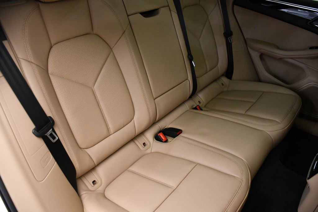 Certified 2025 Porsche Macan image 55