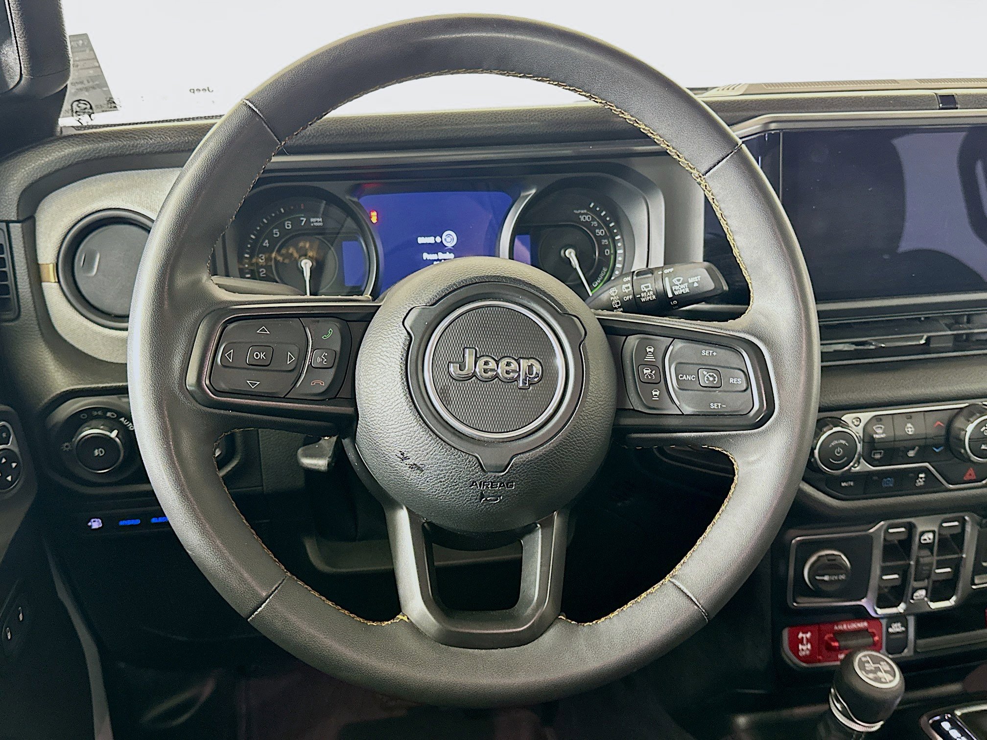 Used 2024 Jeep Wrangler Unlimited AWD/4WD image 18
