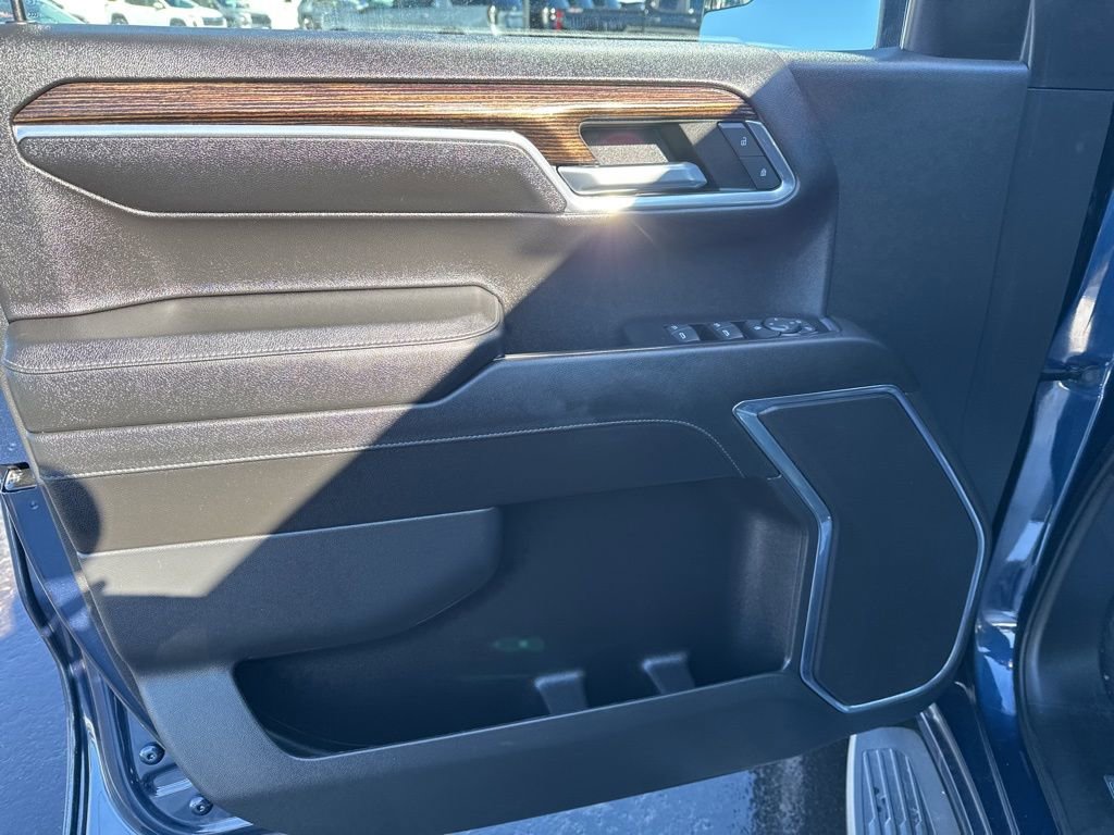 Used 2023 GMC Sierra 1500 SLE w/ Snow Plow Prep Package image 14