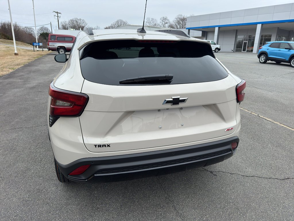 New 2026 Chevrolet Trax RS w/ Sunroof Package image 5