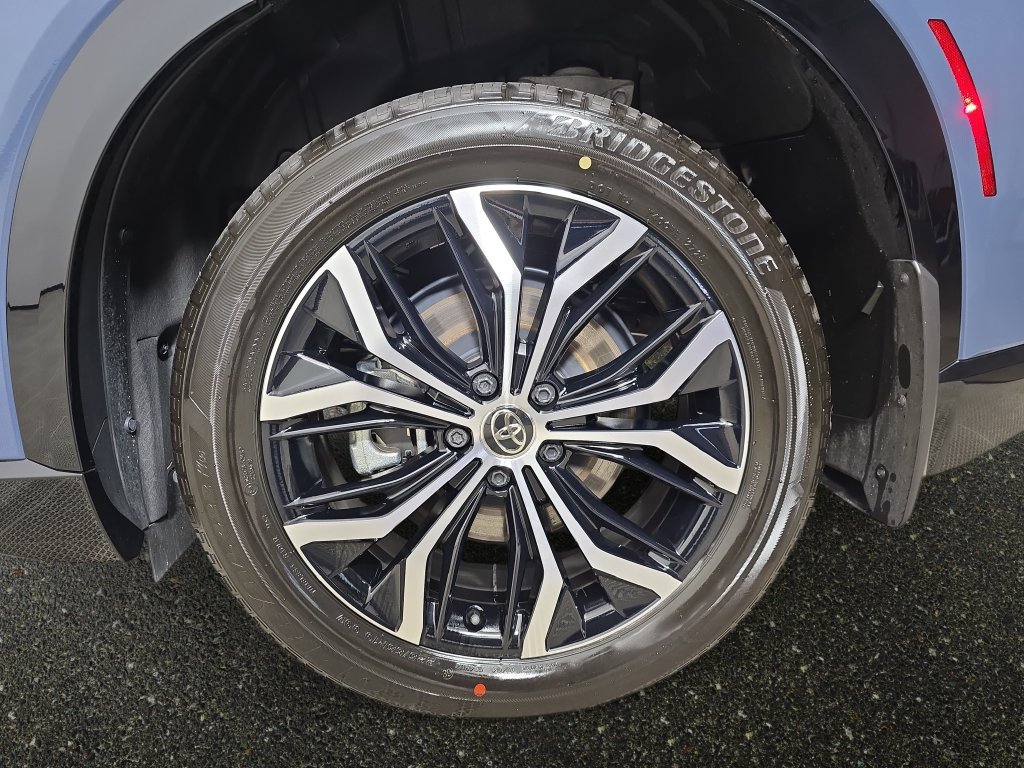Used 2026 Toyota Crown Signia AWD/4WD image 35