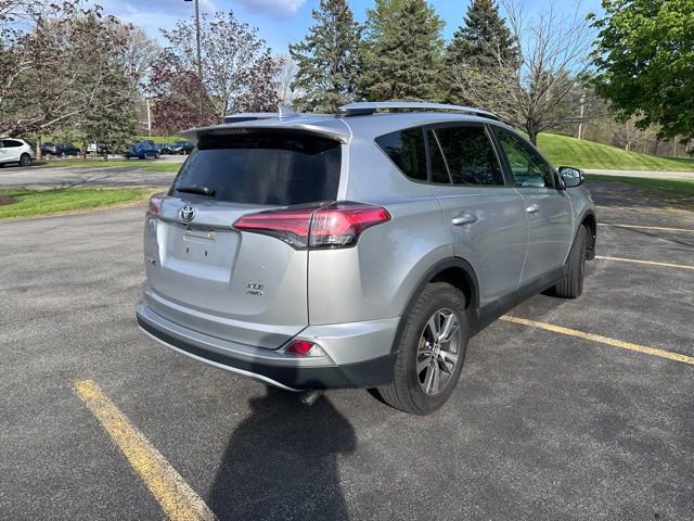 Used 2016 Toyota RAV4 XLE AWD/4WD image 3
