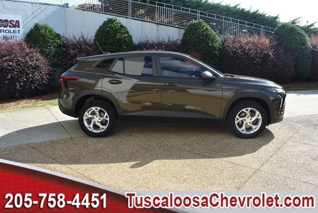 Used 2024 Chevrolet Trax LS w/ LS Convenience Package FWD image 11