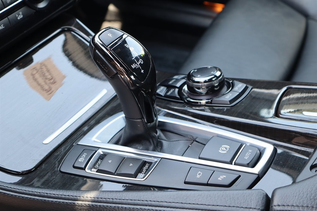 Used 2013 BMW 550i Sedan RWD image 31