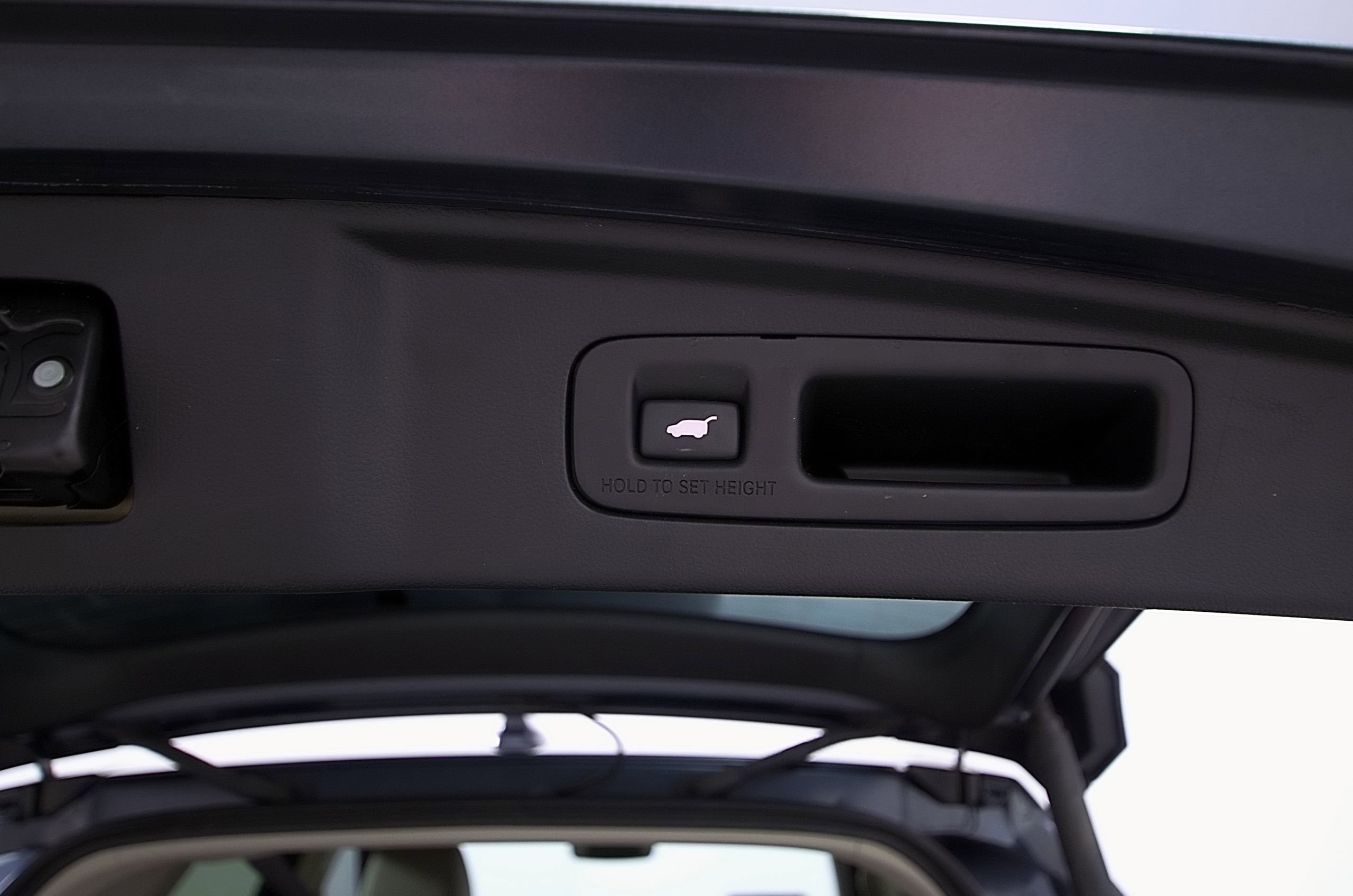 Used 2025 Honda CR-V EX-L image 12