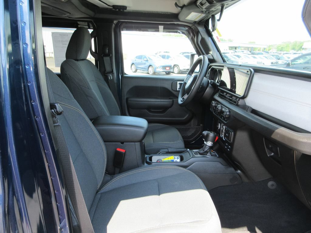 Used 2025 Jeep Gladiator Sport AWD/4WD image 22