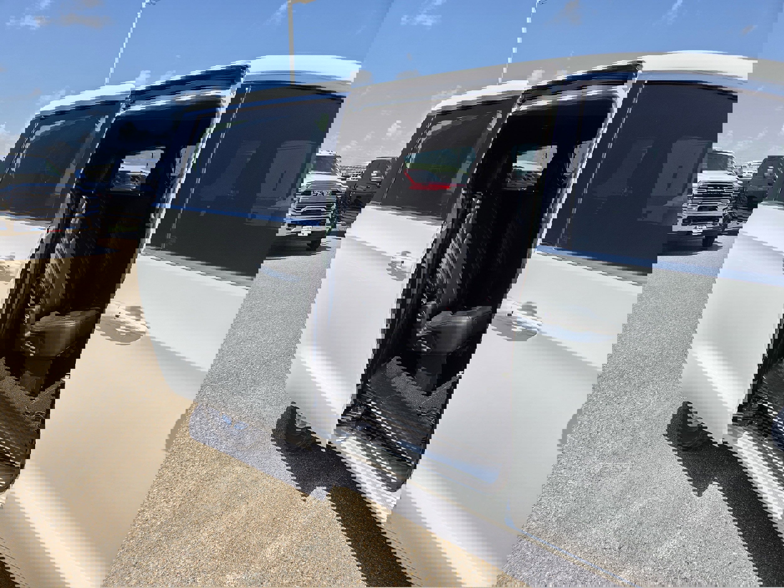 New 2026 Chrysler Pacifica Select image 15