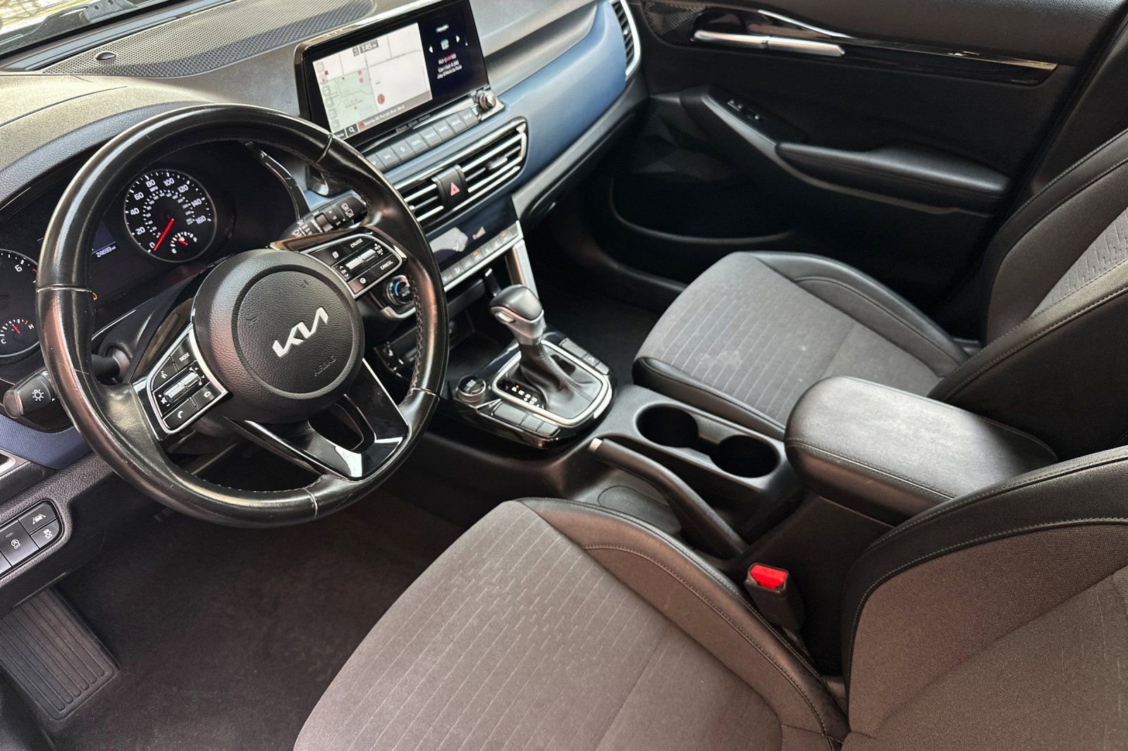 Used 2023 Kia Seltos S w/ Navigation Package image 11