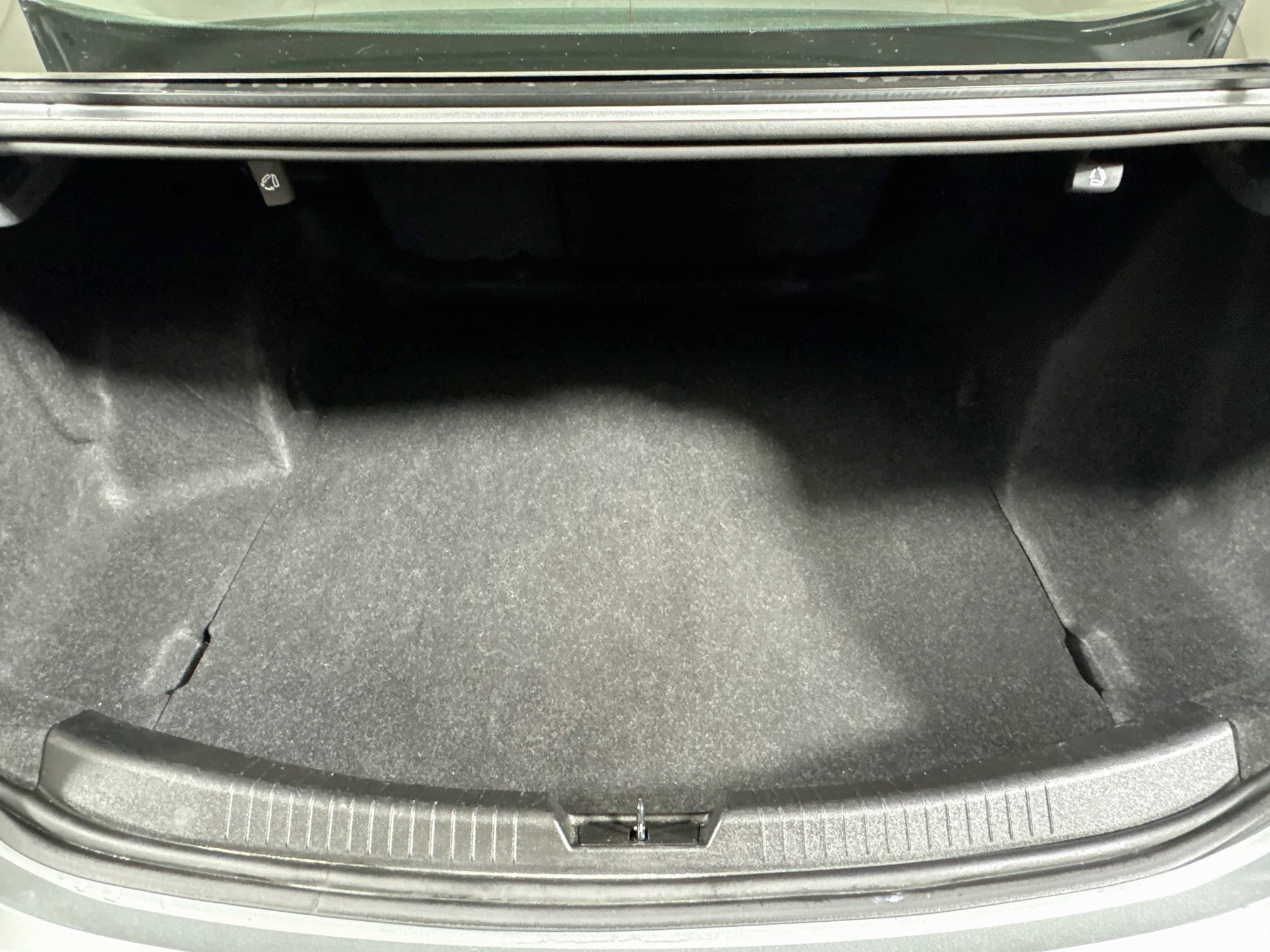 Used 2025 Chevrolet Malibu LT FWD image 23