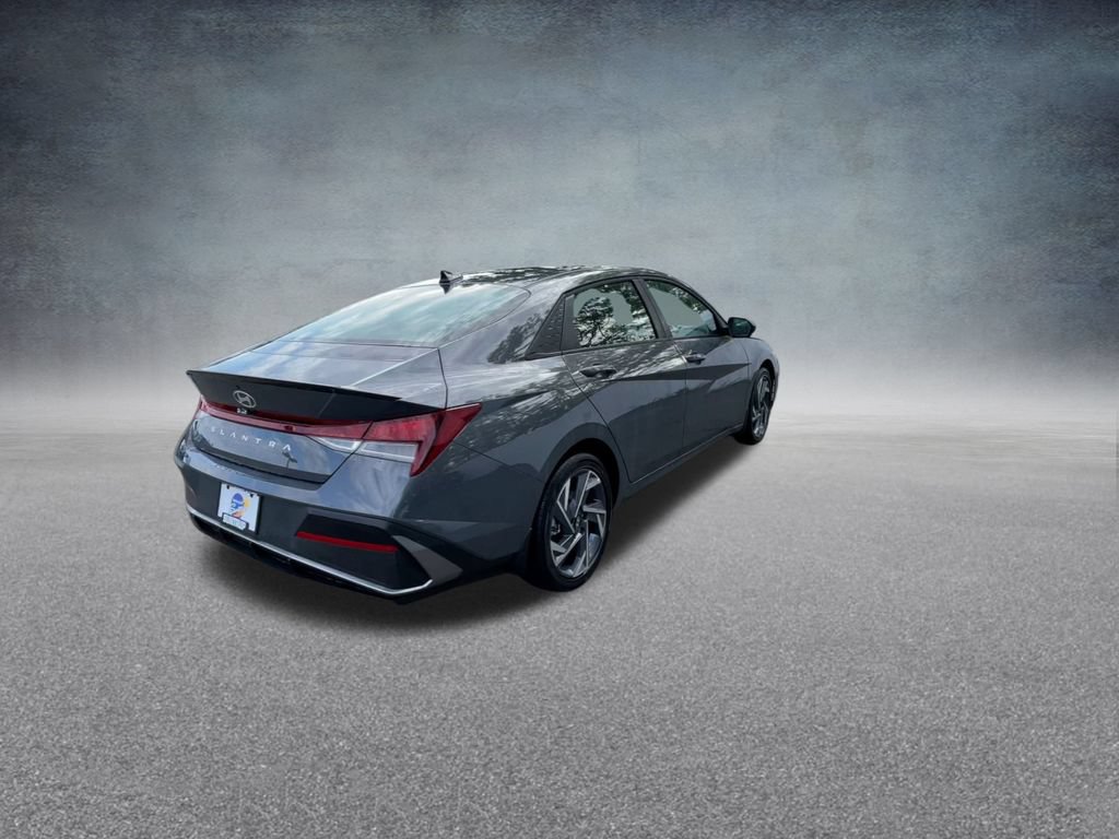 Used 2025 Hyundai Elantra Sport FWD image 23