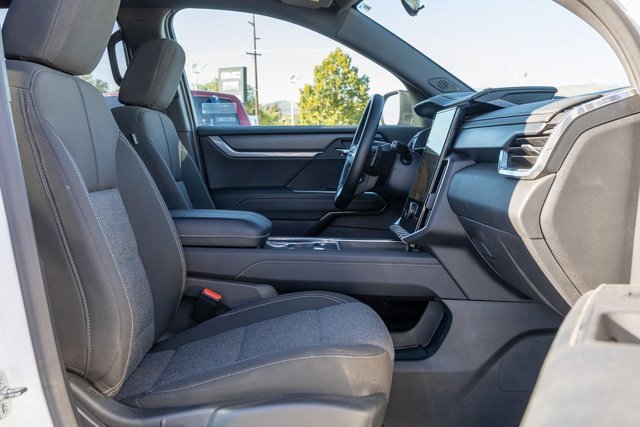 Used 2025 GMC Acadia Elevation image 7