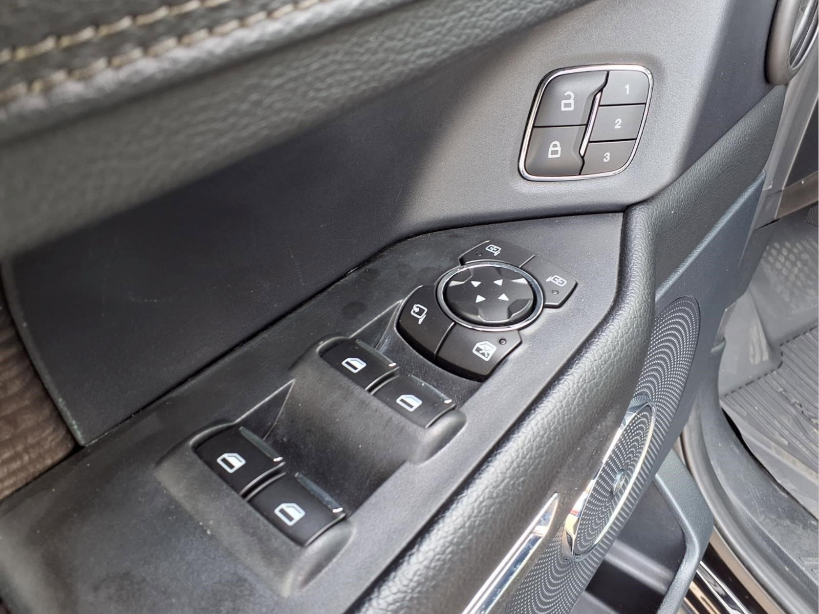 Used 2020 Ford Expedition Limited AWD/4WD image 14
