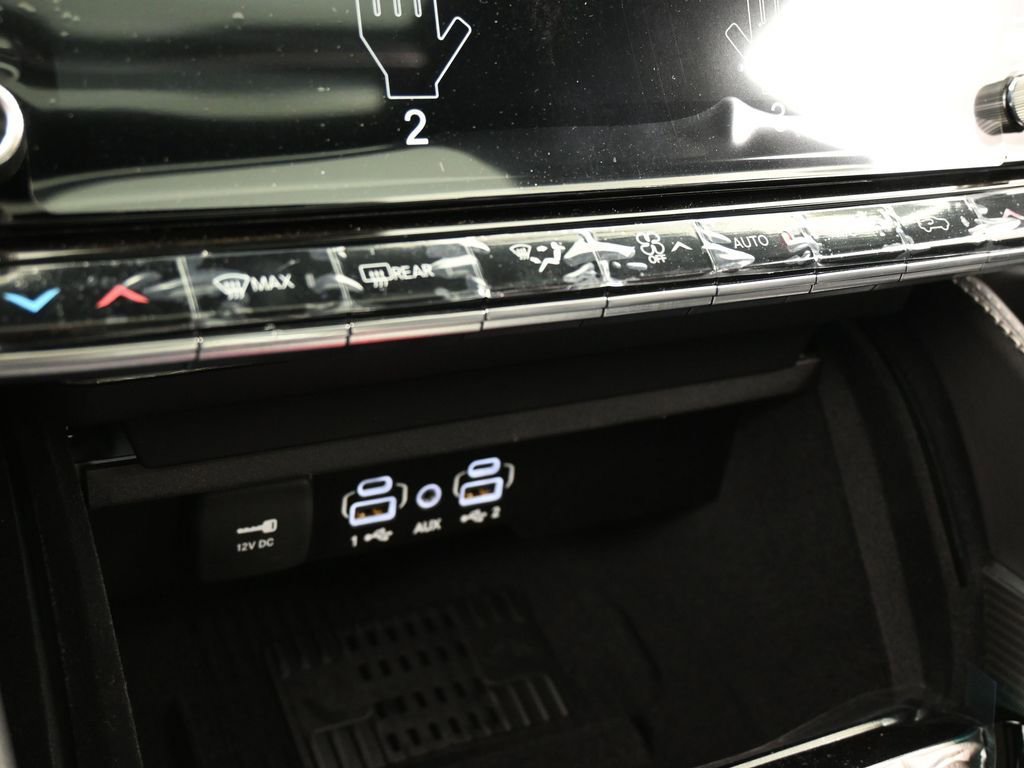New 2026 Jeep Grand Wagoneer Summit image 18