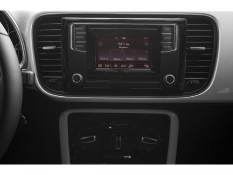Used 2019 Volkswagen Beetle 2.0T SE FWD image 10