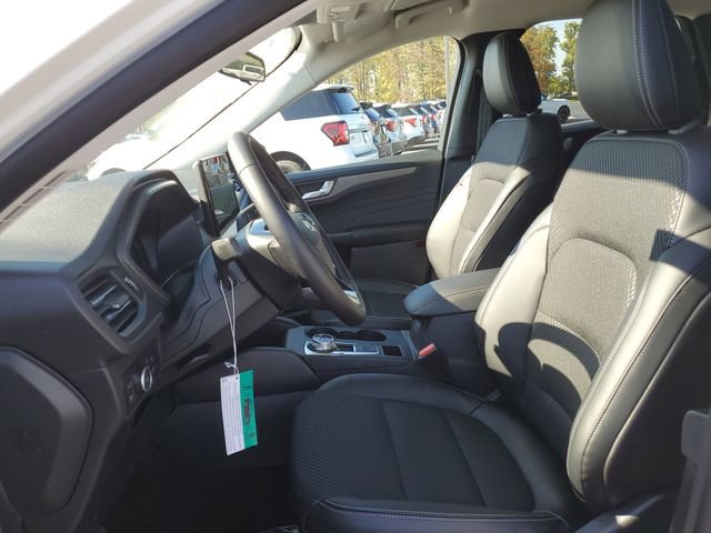 New 2026 Ford Escape SE w/ Class II Trailer Tow Package image 9