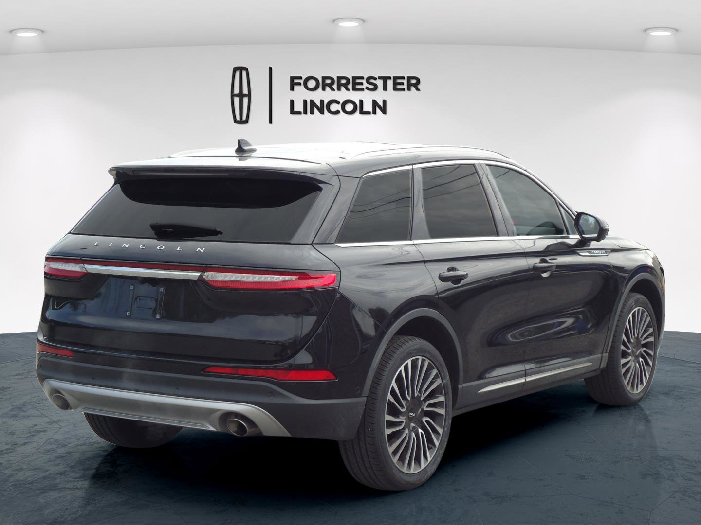 Used 2022 Lincoln Corsair Reserve w/ Equipment Group 201A AWD/4WD image 3