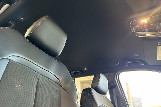 New 2026 Jeep Grand Cherokee Altitude image 14