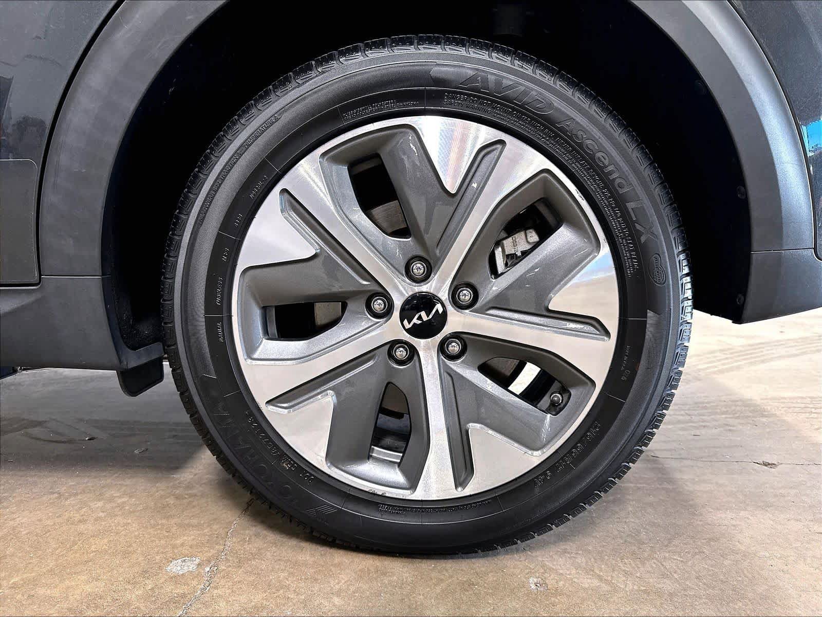 Used 2022 Kia Niro EX FWD image 11