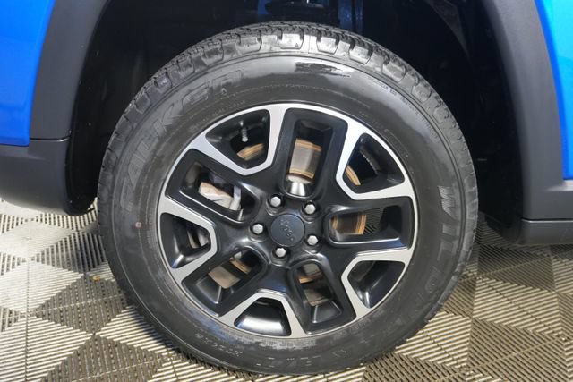 Used 2020 Jeep Compass Trailhawk w/ Cold Weather Group AWD/4WD image 9