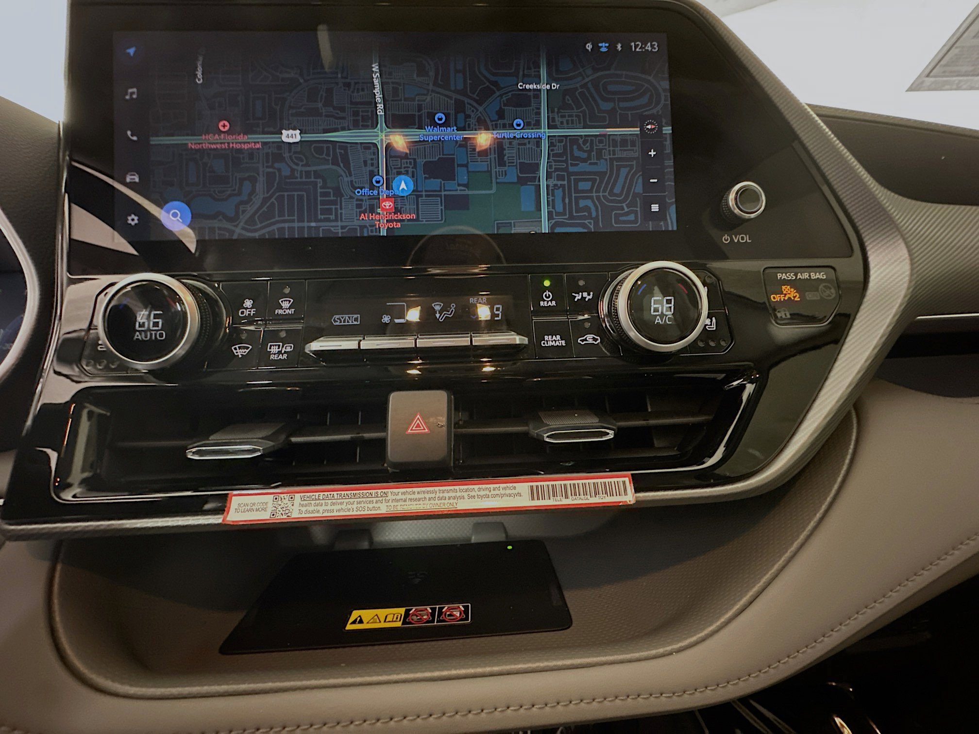 Used 2025 Toyota Highlander Platinum image 23