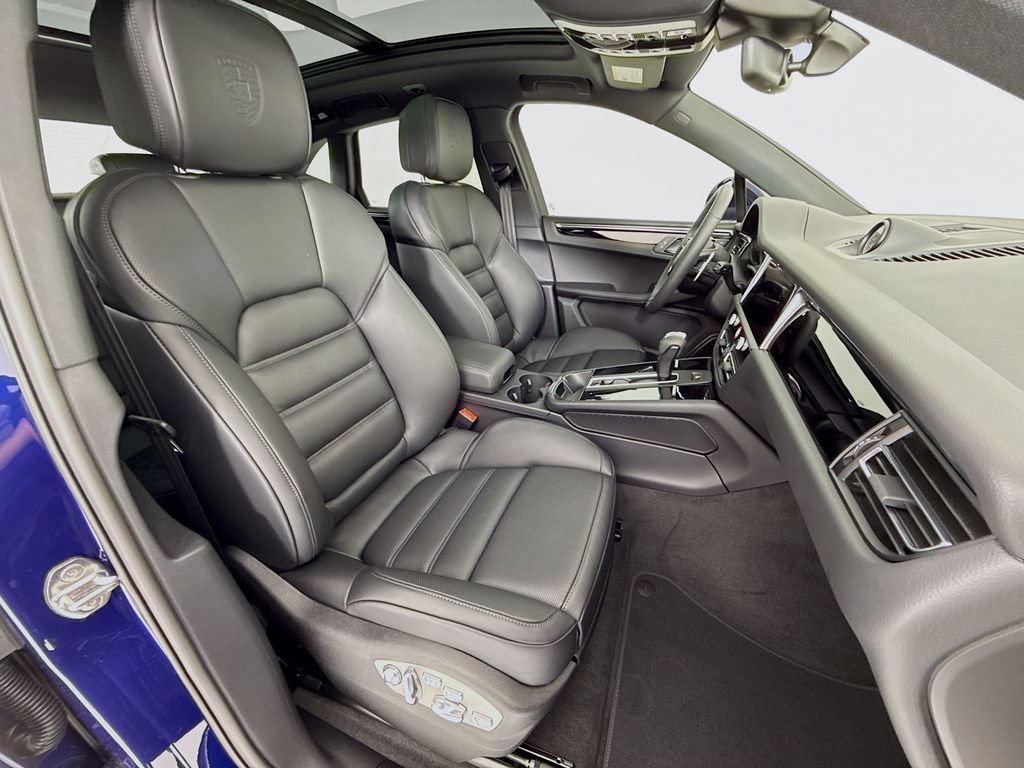 New 2026 Porsche Macan AWD/4WD image 33