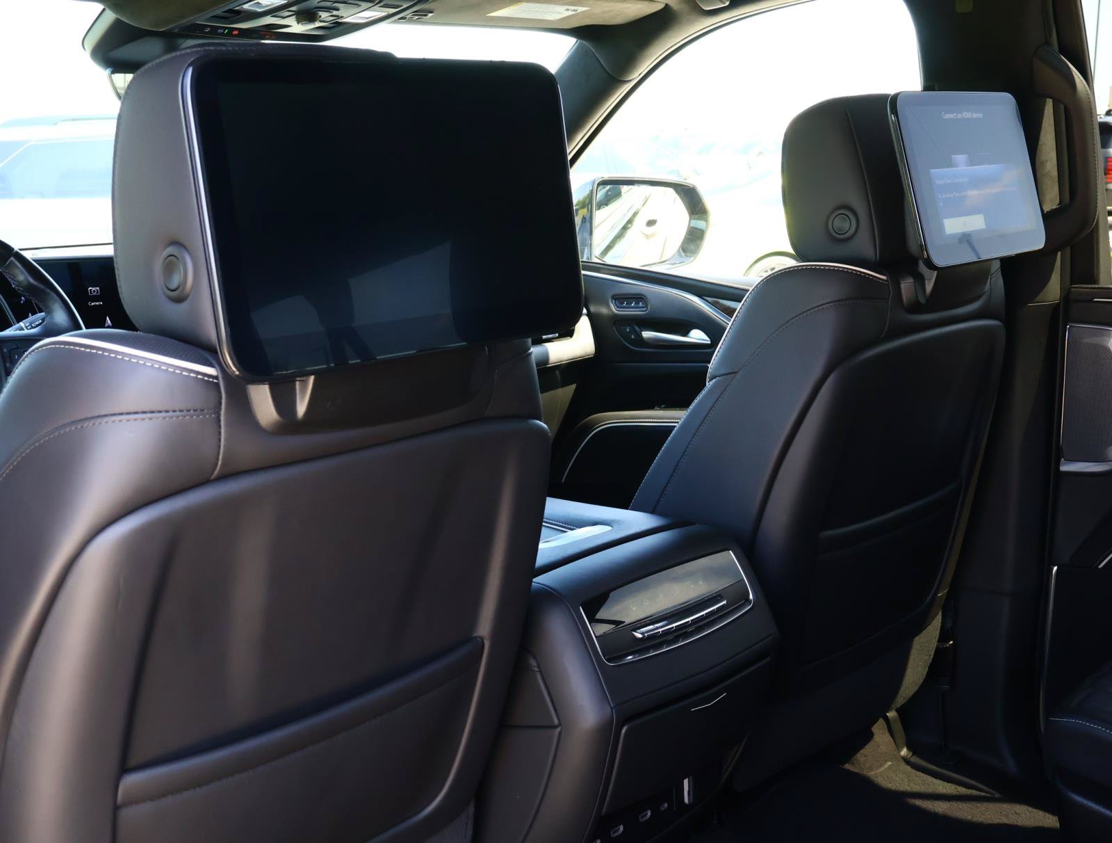 Certified 2024 Cadillac Escalade ESV Premium Luxury Platinum AWD/4WD image 19