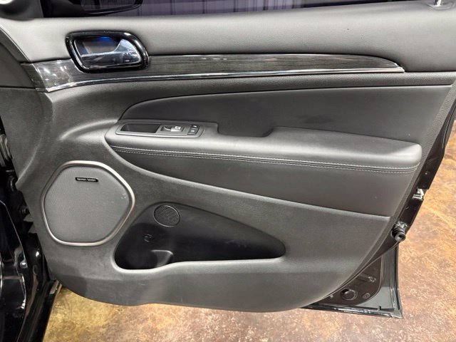 Used 2019 Jeep Grand Cherokee Overland AWD/4WD image 26