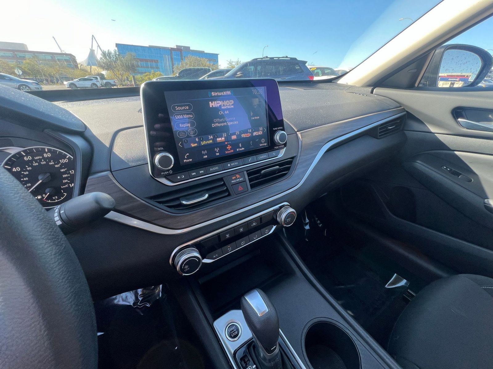 Used 2025 Nissan Altima 2.5 SV image 17