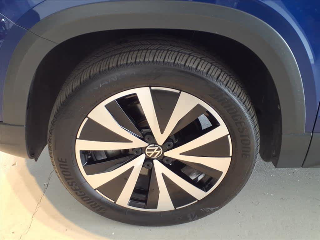 Certified 2022 Volkswagen Taos SE AWD/4WD image 8
