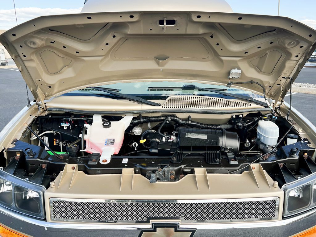 Used 2013 Chevrolet Express 2500 Extended image 14