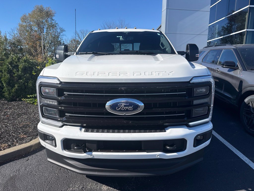 Used 2025 Ford F250 Platinum AWD/4WD image 2