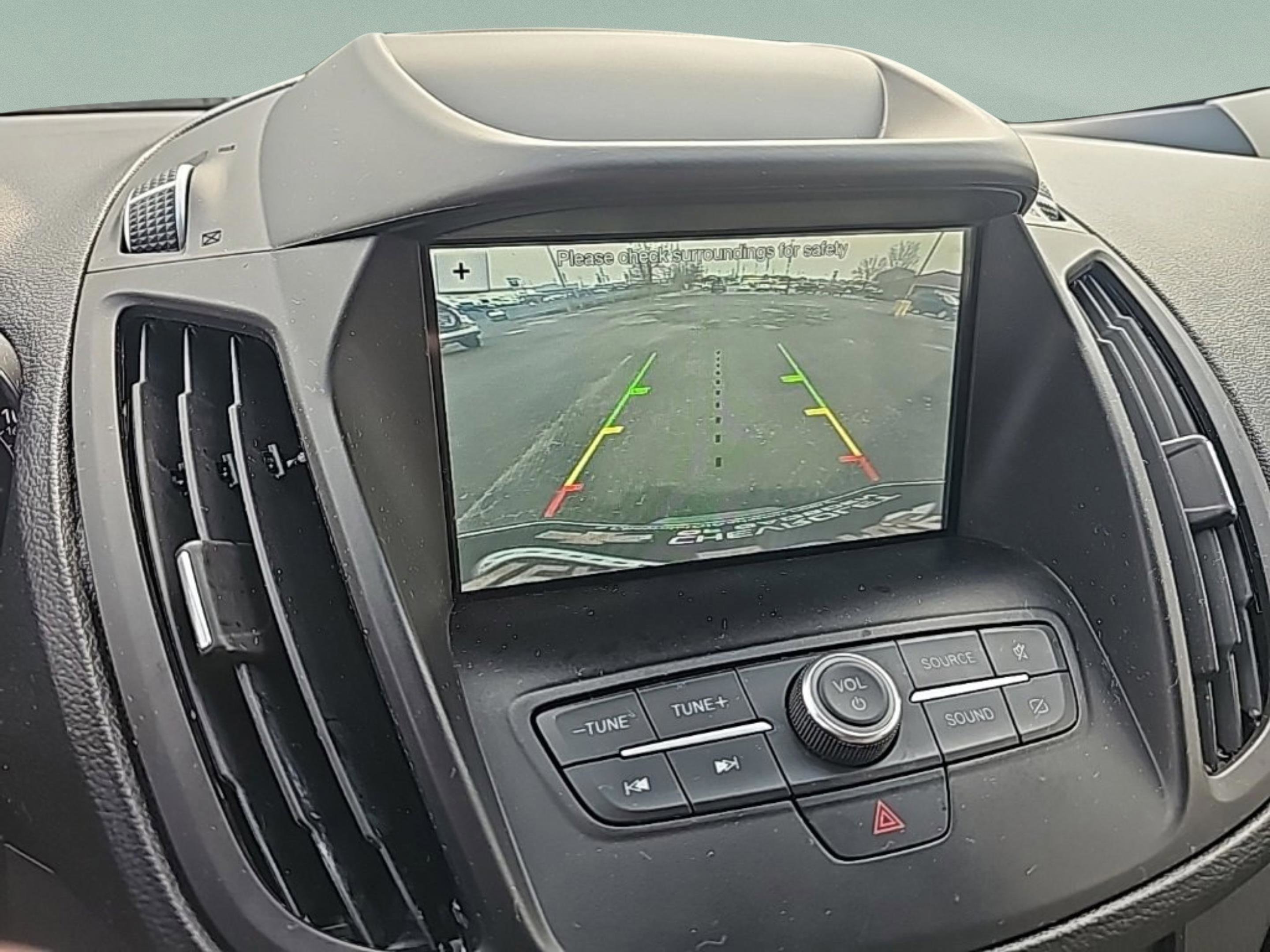 Used 2019 Ford Escape SE image 15