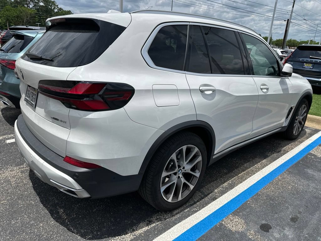 Used 2024 BMW X5 sDrive40i w/ Premium Package RWD image 3