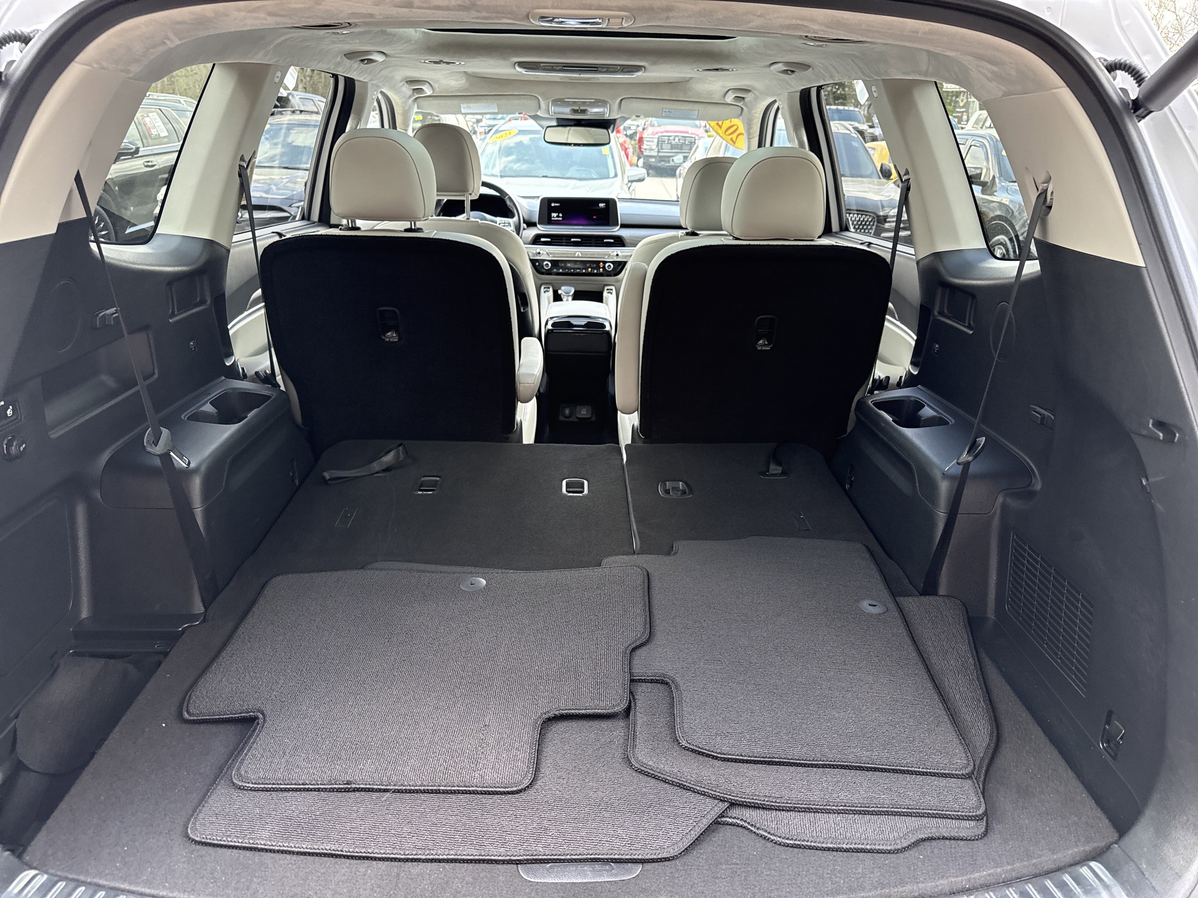 Used 2020 Kia Telluride SX w/ SX Prestige Package image 18