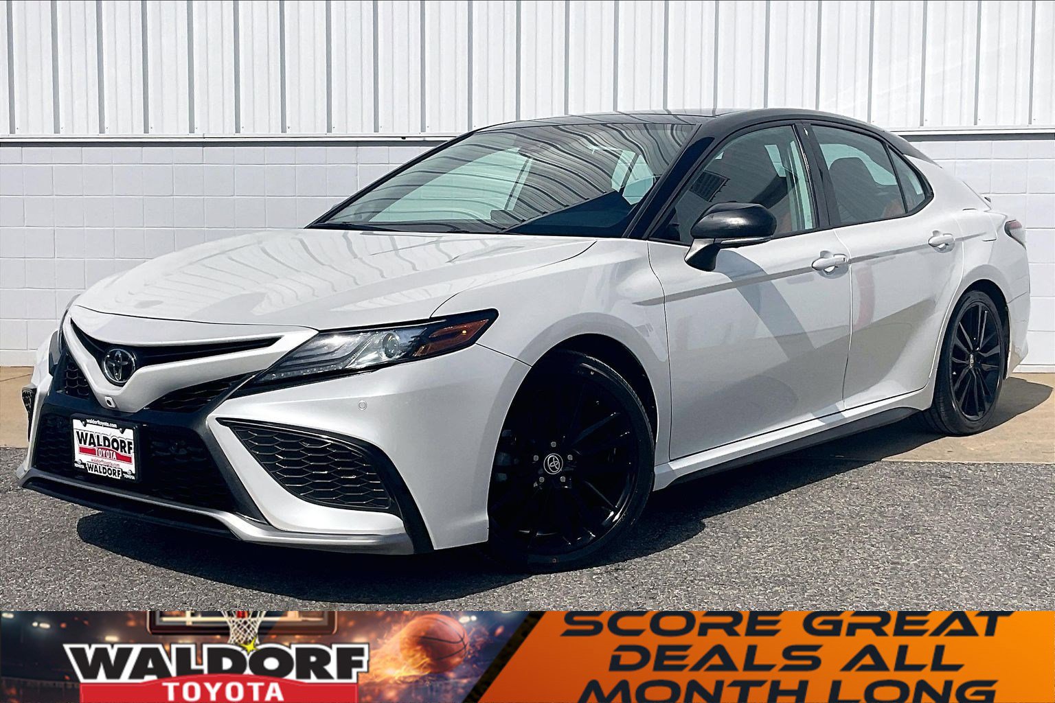 Used 2022 Toyota Camry XSE w/ Navigation Package image 2