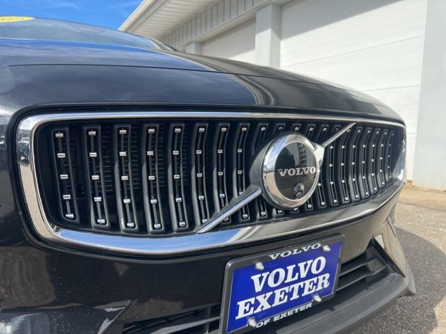 Used 2025 Volvo V60 B5 Cross Country Plus image 13