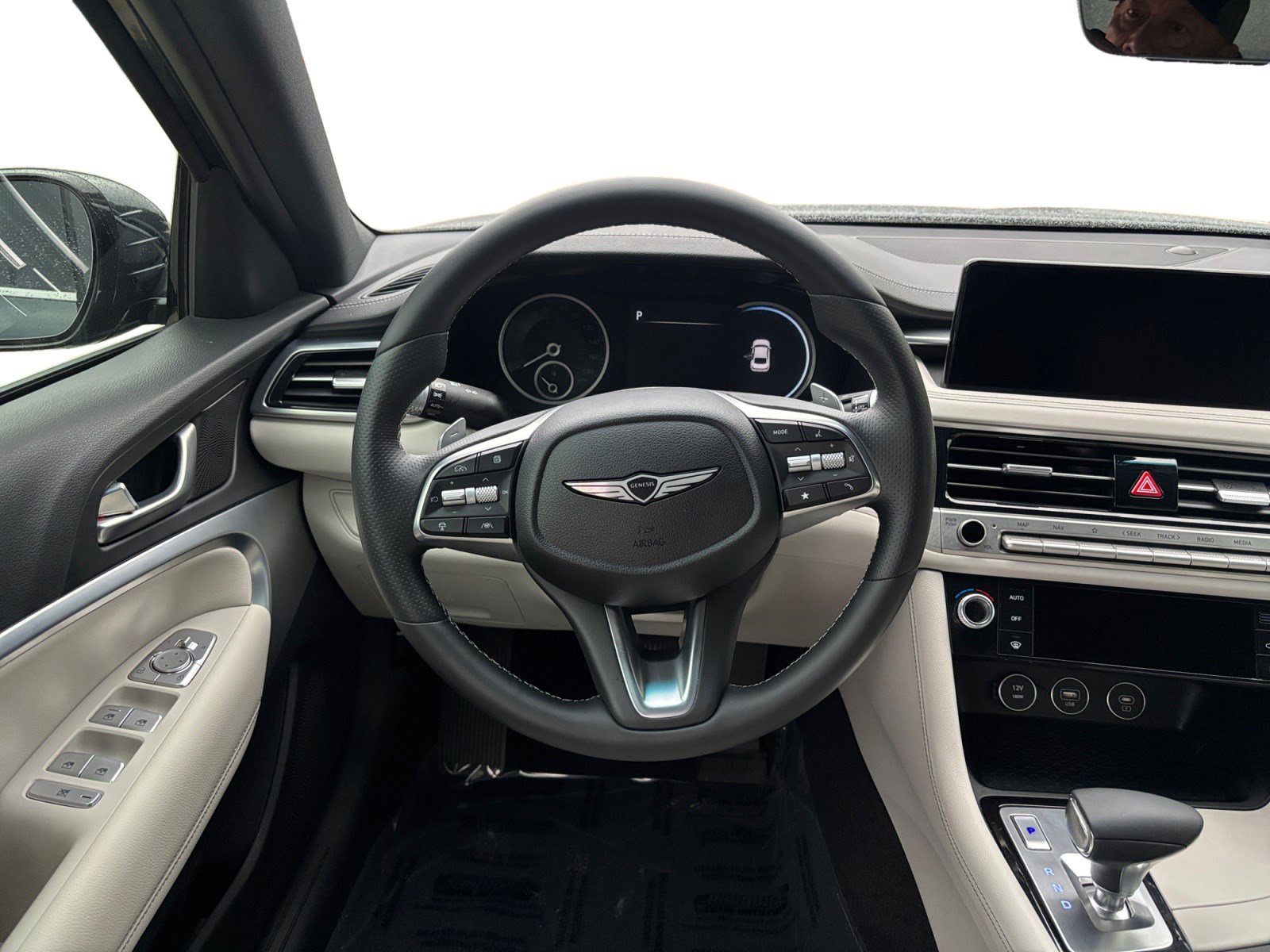 Used 2024 Genesis G70 2.5T image 12