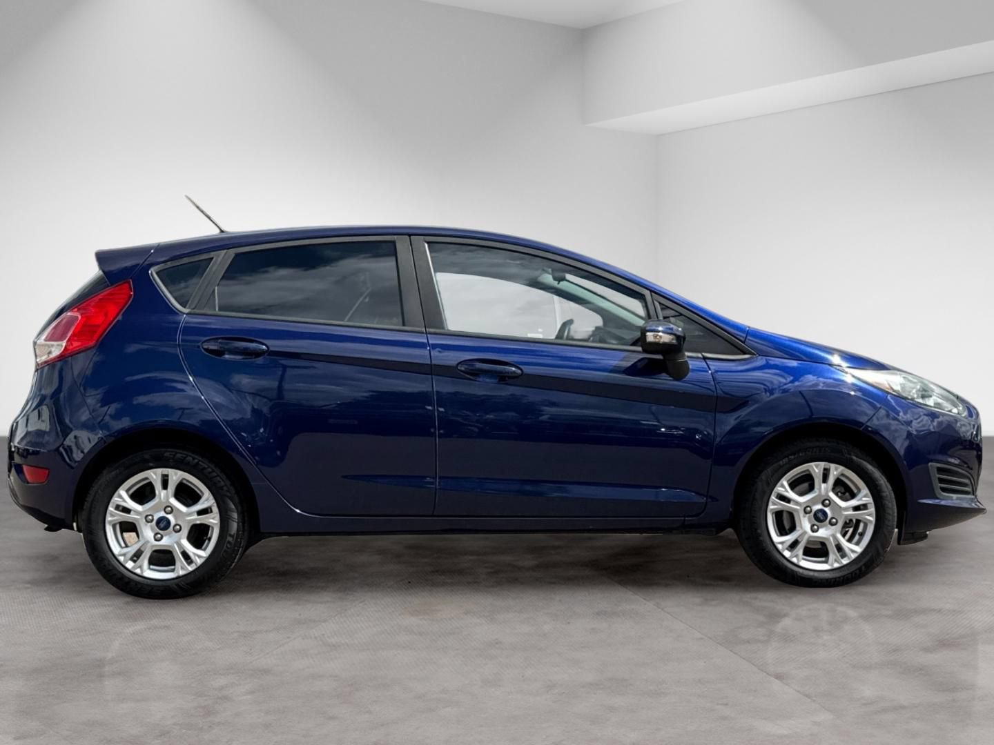 Used 2016 Ford Fiesta SE FWD image 8