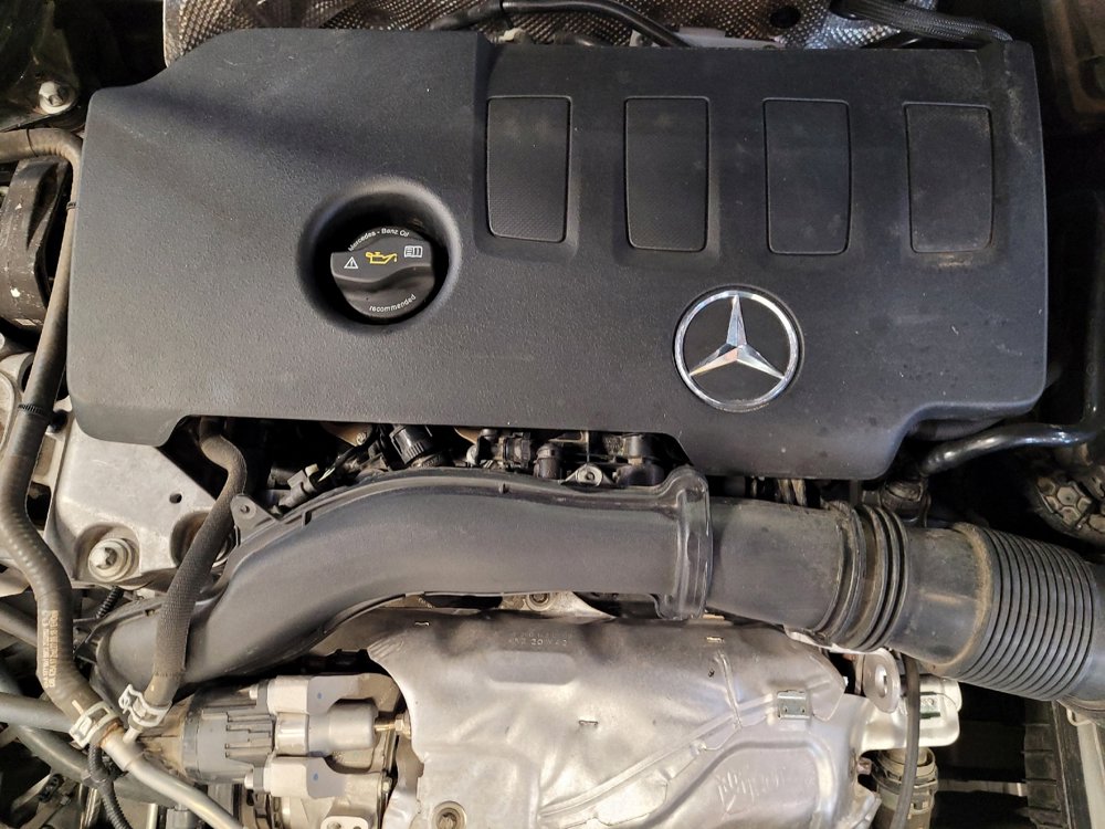 Used 2021 Mercedes-Benz GLB 250 w/ Premium Package image 30