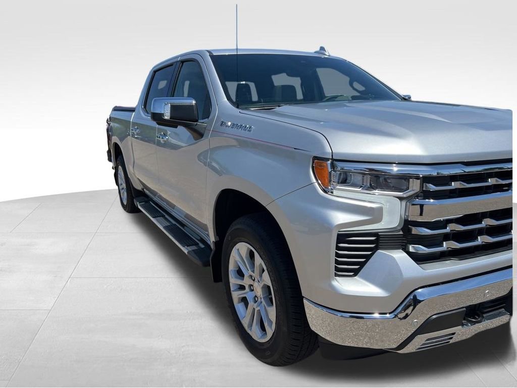 Used 2022 Chevrolet Silverado 1500 LTZ w/ LTZ Premium Package AWD/4WD image 15