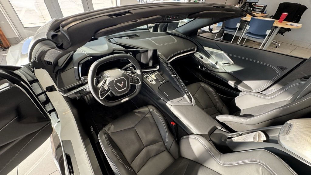 Used 2025 Chevrolet Corvette Z06 image 10
