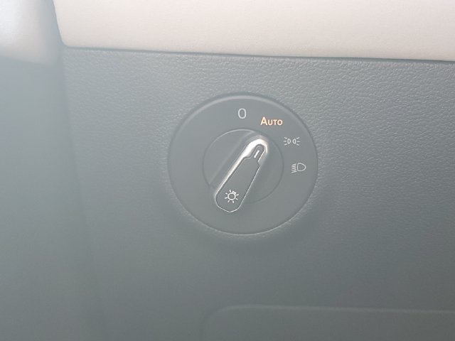 New 2027 Volkswagen Taos SE AWD/4WD image 18