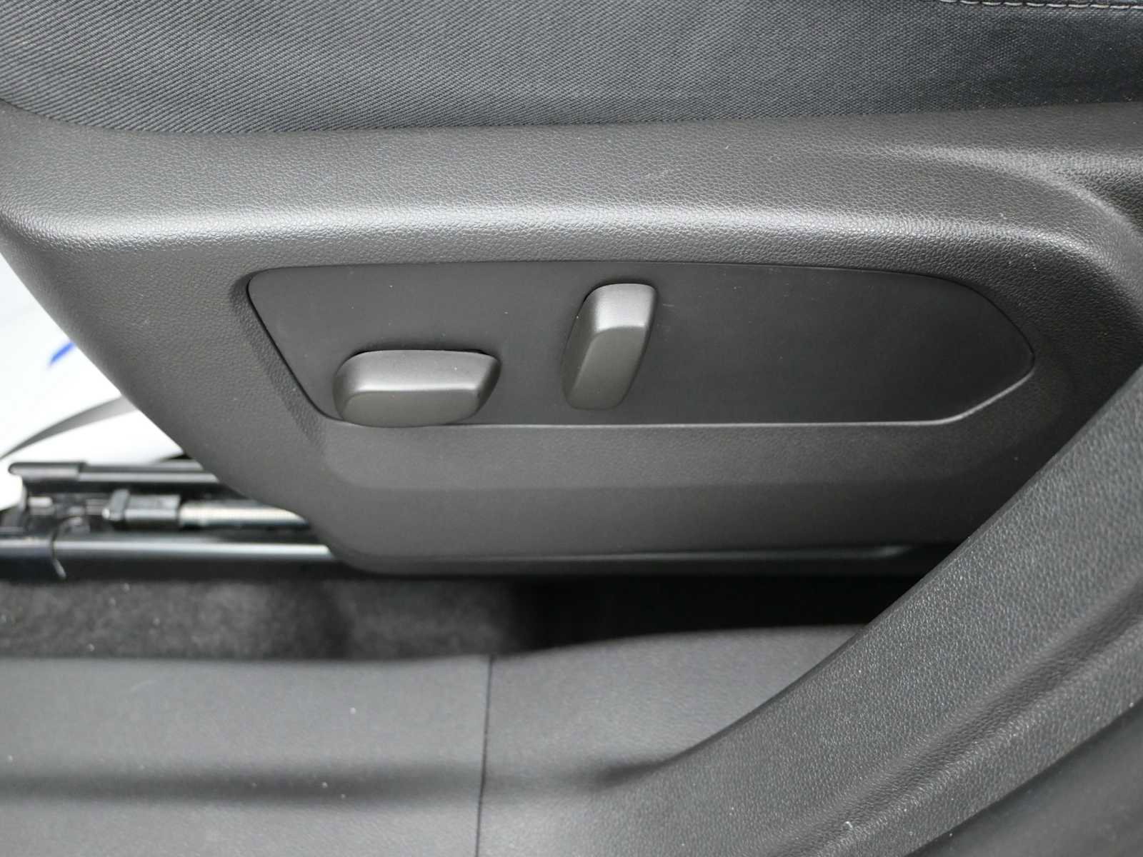 Certified 2022 Buick Envision Preferred AWD/4WD image 24