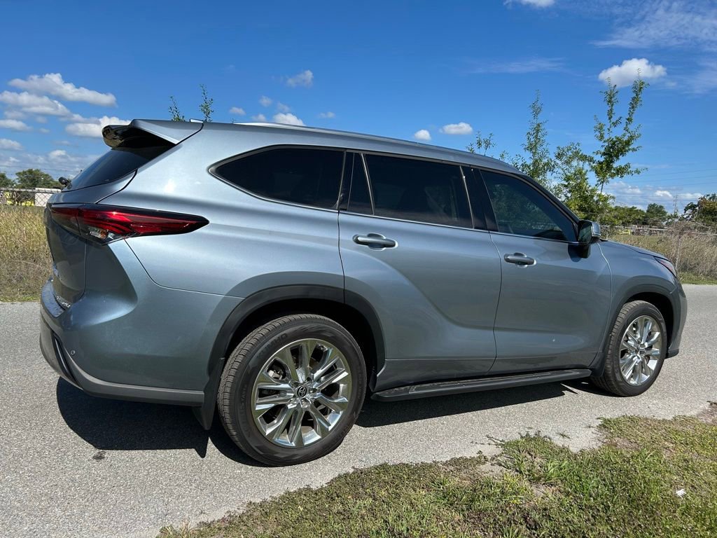 Used 2023 Toyota Highlander Limited AWD/4WD image 5