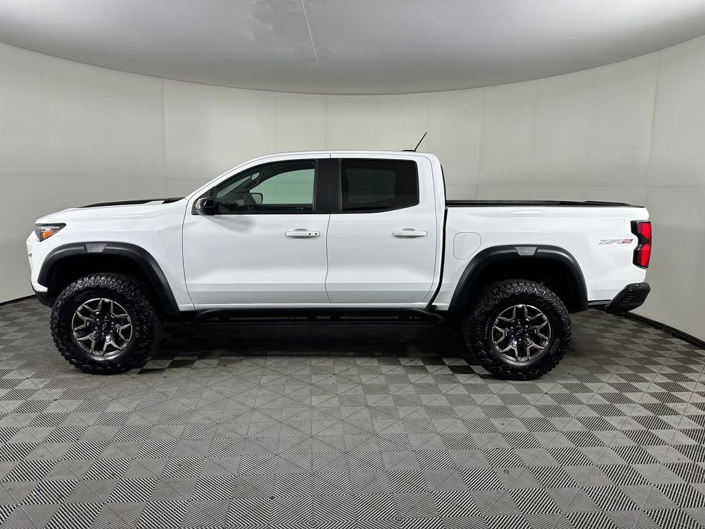 Used 2024 Chevrolet Colorado ZR2 AWD/4WD image 2