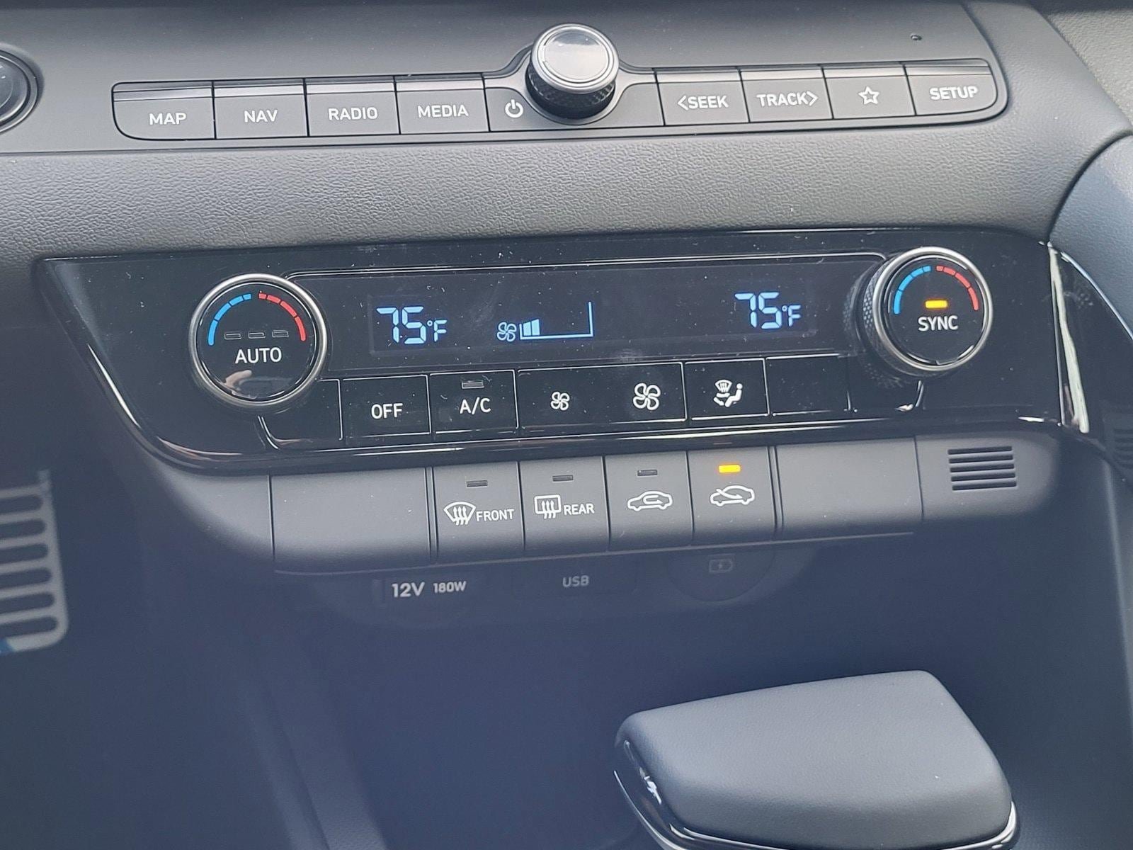 New 2025 Hyundai Elantra SEL FWD image 22